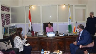 نائب رئيس جامعة حلوان يلتقي مسئولا بمحافظة الجيزة لتفعيل 