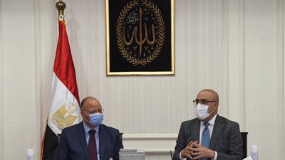 وزير الإسكان ومحافظ القاهرة يتابعان تنفيذ مشروعي تطوير منطقتي 