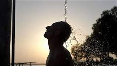 أبرزها الجلوس أمام المراوح.. تعرف على 8 عادات خاطئة في الصيف 