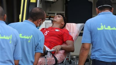 نقل لاعب منتخب الشباب إلى المستشفى بعد إصابته خلال مباراة طاجيكستان