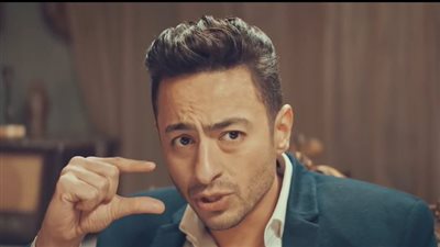 مُخرج يُغضب حمادة هلال ويجبره على حلاقة ذقنه