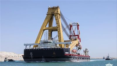 قناة السويس تقرر منح بعض حاملات السيارات تخفيضًا 5% على رسوم العبور 