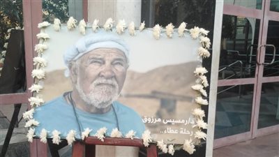 لم يحضر أحد.. انتهاء عزاء الراحل رمسيس مرزوق وسط غياب الفنانين