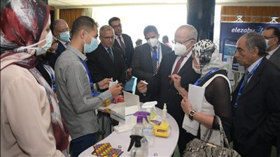 رئيس جامعة القاهرة يفتتح مؤتمر كلية الصيدلة لمواجهة الجائحة في المستقبل (صور)
