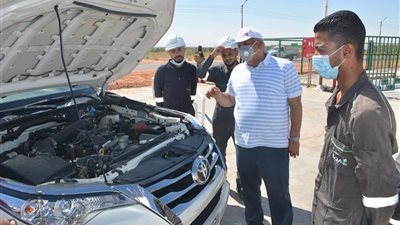 محافظ الوادي الجديد: تحويل السيارات الحكومية للعمل بالغاز الطبيعي لترشيد النفقات