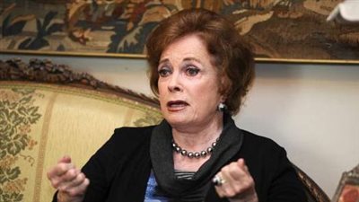 تفاصيل عمل جيهان السادات في جامعة القاهرة (خاص)