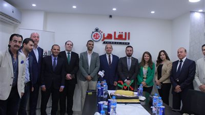 في ندوة 