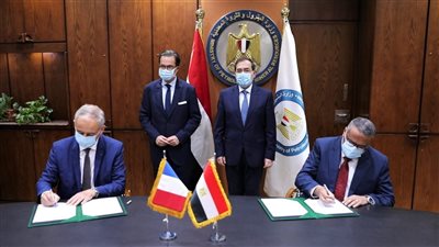 تفاصيل توقيع عقد رخص تصنيع مشروع مجمع البحر الأحمر