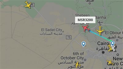 طائرة الأهلي تغادر مطار القاهرة متجهة إلى المغرب استعدادا لنهائي إفريقيا (صور)
