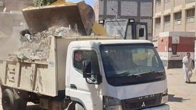 رفع 230 طنا من المخلفات الصلبة والقمامة وضبط 81 محضر متنوع خلال النصف الأول من يوليو