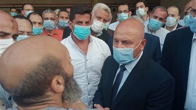 خلال جولته بمحطة مصر.. وزير النقل يتبادل التهنئة مع الركاب بمناسبة عيد الأضحى