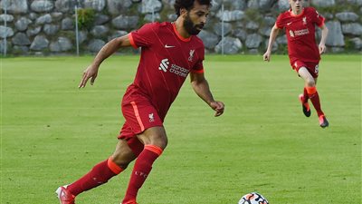 محمد صلاح يشارك في تعادل ليفربول أمام شتوتجارت