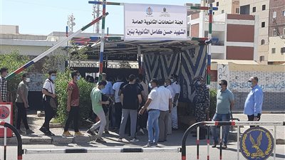 إجراءات أمنية بمحيط لجان الثانوية العامة في البحر الأحمر قبل امتحان الفيزياء (صور)