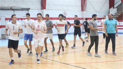 طائرة الزمالك يخوض المران الأول استعدادًا للموسم الجديد (صور) 