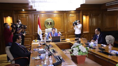 وزير التعليم العالي يوقع بروتوكول تعاون مع الكلية الملكية للأطباء والجراحين بإنجلترا