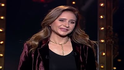 نيللي كريم بطلة حكاية ورد صناعي من مسلسل جانب مظلم