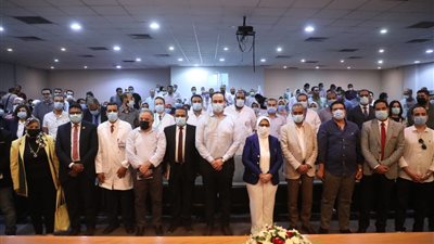 وزيرة الصحة للأطباء: بجهودكم أصبحت مصر من دولة رائدة في القضاء على فيروس سي