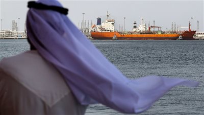 خبير يتهم أوبك والمؤسسات الدولية بالتلاعب في أسعار النفط العالمية 