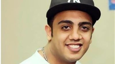 أوس أوس يداعب صلاح عبد الله بصورة من كواليس هوجان (صورة)