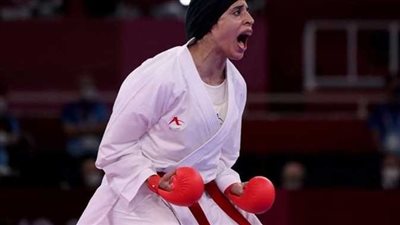 برلماني يمنح فريال أشرف 