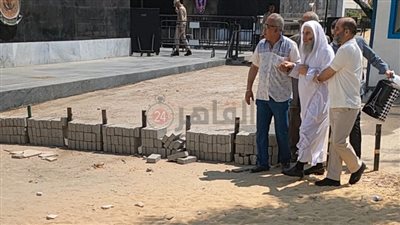 لحظة وصول الشيخ محمد حسان إلى محكمة طرة للإدلاء بشهادته في قضية خلية داعش إمبابة