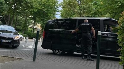 تكثيف أمني في محيط المستشفى الأمريكي انتظارًا لوصول ميسي