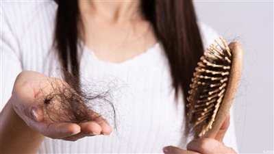  5 أساليب تفعليها يوميًا تسبب تساقط الشعر..تعرفي عليها