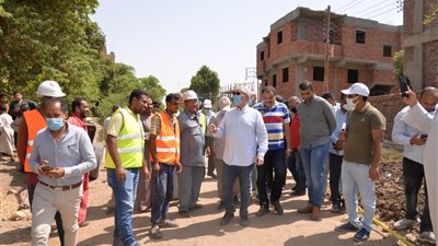 محافظ الأقصر يتابع تنفيذ مشروع تطوير محطة المياه بالدير ضمن حياة كريمة