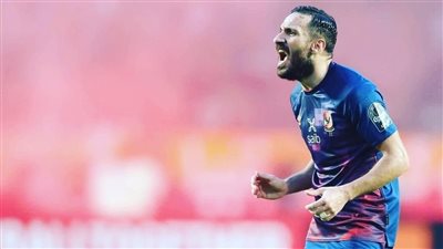 46 مليون جنيه في الموسمين.. كواليس جلسات تجديد عقد علي معلول مع الأهلي