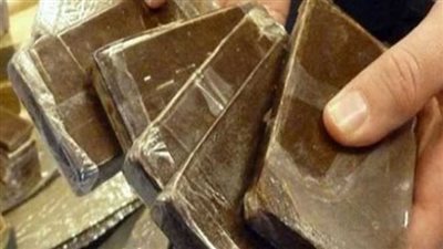 حبس 5 متهمين لحيازتهم 150 طربة حشيش و35 ألف قرص مخدر بـ 4 ملايين جنيه بالإسكندرية 