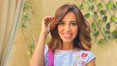أتمنى الطفل يتولد بخير.. أول تعليق من رنا سماحة بعد إعلان حملها