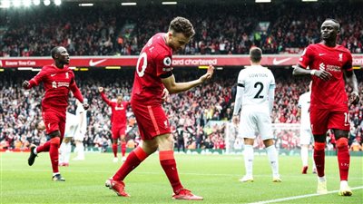 ليفربول يحتفي بعودة جماهيره إلى أنفيلد | فيديو