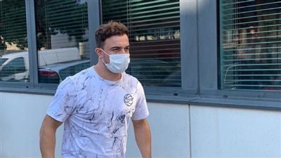 شاكيري يصل إلى فرنسا للانضمام إلى ليون