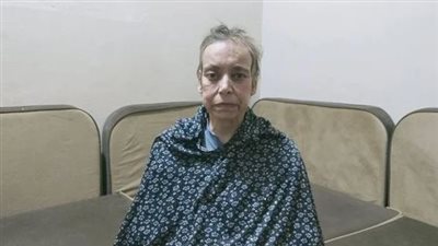 مسنة تستغيث بالسيسي: ابني حلق لي شعري وطردني من البيت 