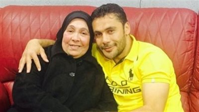 تشييع جثمان والدة أحمد حسن إلى مثواها الأخير بالمنيا