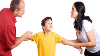ما حكم حضانة الأم لطفلها في حال زواجها مجددًا؟.. الإفتاء تجيب