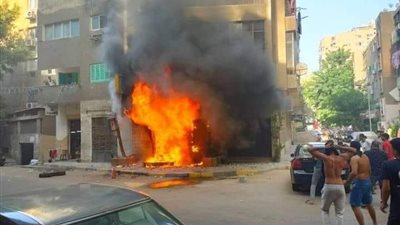 اندلاع حريق داخل محل في السلام 
