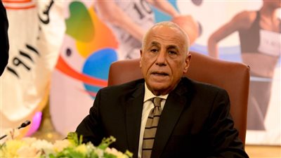 حسين لبيب يطلب وساطة أبو ريدة لرفع الإيقاف عن الزمالك 