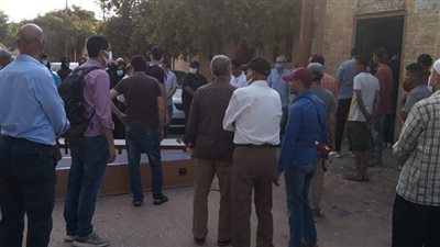 تشييع جنازتي صاحب أقدم صيدلية ببنها وأرملة نجله ليلحقا به بسبب كورونا | صور