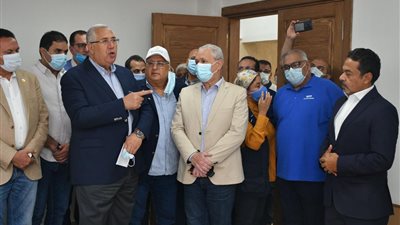 يسهم في التنمية الريفية بالصعيد.. وزير الزراعة ومحافظ الأقصر يتفقدان مركز الابتكار 