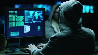 تفاصيل القبض على المتهمين بالاستيلاء على حسابات عملاء بنك مصر 