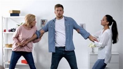 هل يجوز للزوجة مقاطعة والدة زوجها بسبب سوء معاملتها؟