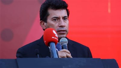 وزير الشباب والرياضة يصل إلى الدوحة لحضور حفل افتتاح بطولة كأس العرب