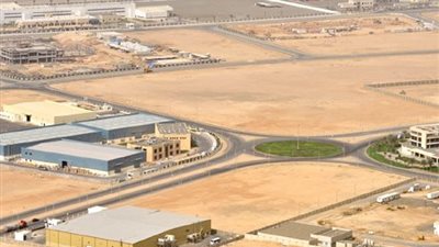 التجارة والصناعة: حددنا 600 قطعة أرض لدى مستثمرين غير جادين 