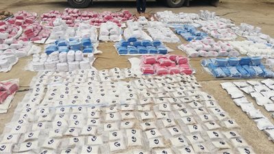 سقوط 69 متهما بينهم 4 مصريين بأطنان من المخدرات في السعودية 