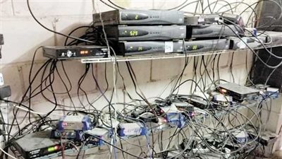 فك شفرات الفضائيات.. ضبط شخص يدير شبكة قنوات دون ترخيص في الأميرية 