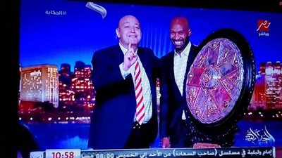 جماهير الزمالك في أسوان تحتشد بأحد المقاهي لمشاهدة لقاء شيكابالا مع عمرو أديب 