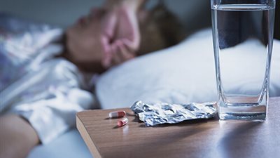 أبرزها البارامول والنيوروفين.. أطباء يحذرون من تلقي مسكنات تدفع نحو الإدمان