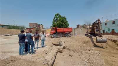 بدء العمل في إنشاء أول مركز خدمات زراعية بالأقصر ضمن مشروعات حياة كريمة | صور