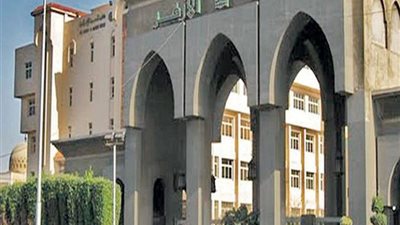 لجنة إدارة الأزمات بالأزهر تشدد على ضرورة التطعيم بلقاحات كورونا قبل بداية الدراسة